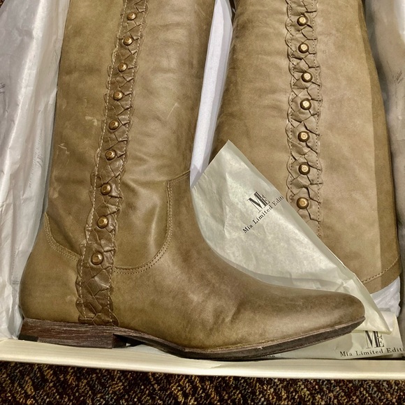 NWB Mia Limited Edition Lea  Military Green Leather Knee High Boots - Picture 2 of 11